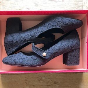 Kelly & Katie Deiri Pumps